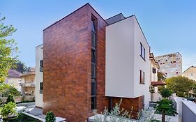 Residence By Vestibul Palace