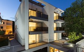 Residence By Vestibul Palace